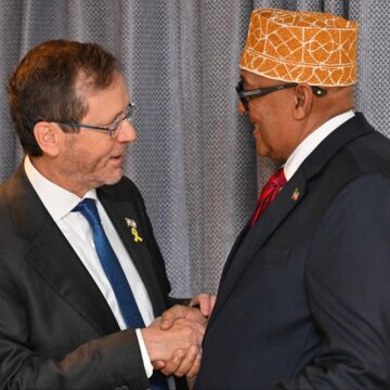 cirro Muxuu Madaxweyne Cirro kala hadlay madaxweynaha Israa’iil ?