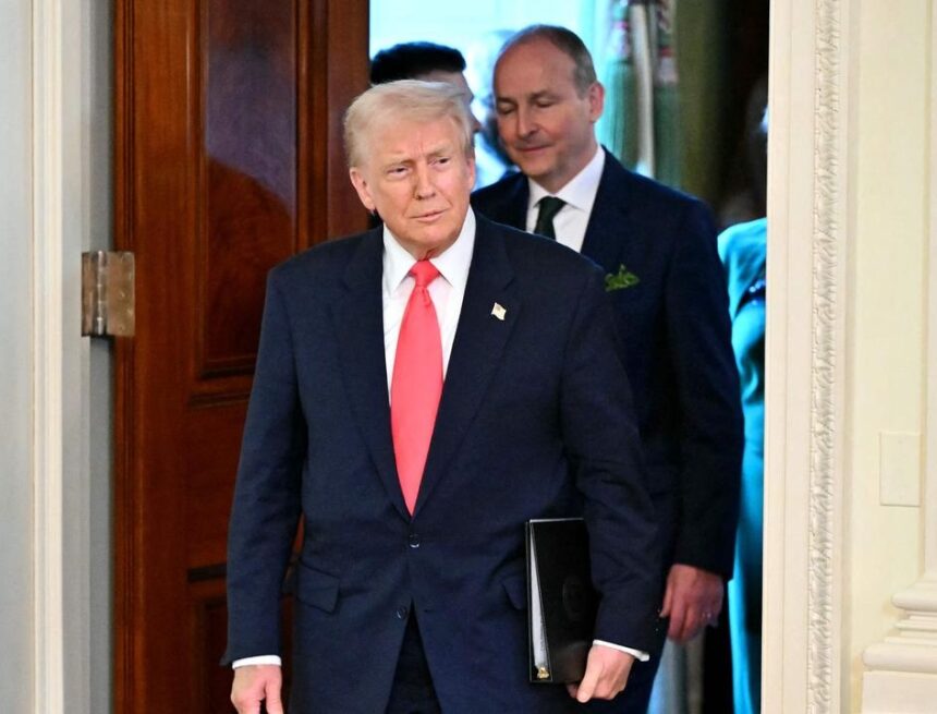 Maxaa sababay inuu Trump ka laabto damaciisa cashuurta iyo arrinkii Greenland ?