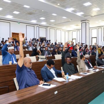 Golaha shacabka oo maanta ansixiyay labo hindise sharciyeed