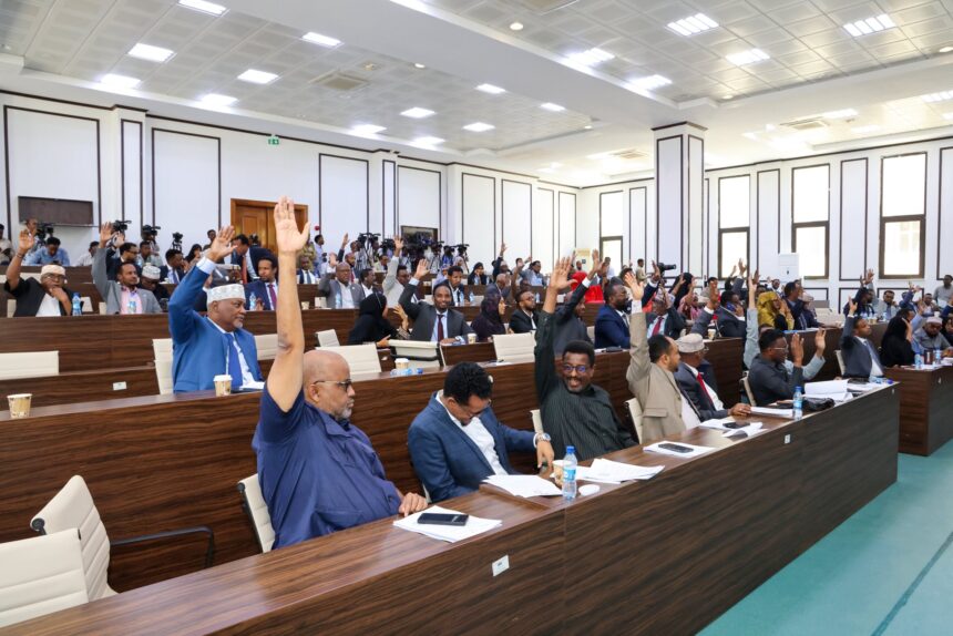 xildhibaanada Golaha shacabka oo maanta ansixiyay labo hindise sharciyeed