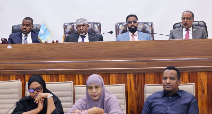 Baarlamaanka Soomaaliya oo maanta si rasmi ah u soo gebagebeeyey Cutubyada…