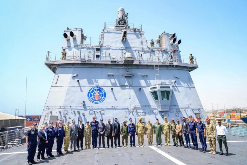 Markab dagaal oo ay lee dahay Turkiga oo soo gaaray Muqdisho