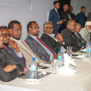 Deni iyo Axmed Madoobe oo weerar culus ku qaaday madaxweyne Xasan Sheekh