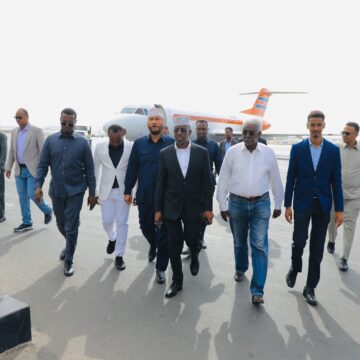 FB_IMG_1770881085304 Madaxweynihii hore ee dalka Sheekh Shariif oo dalka dib ugu soo laabtay, xili…