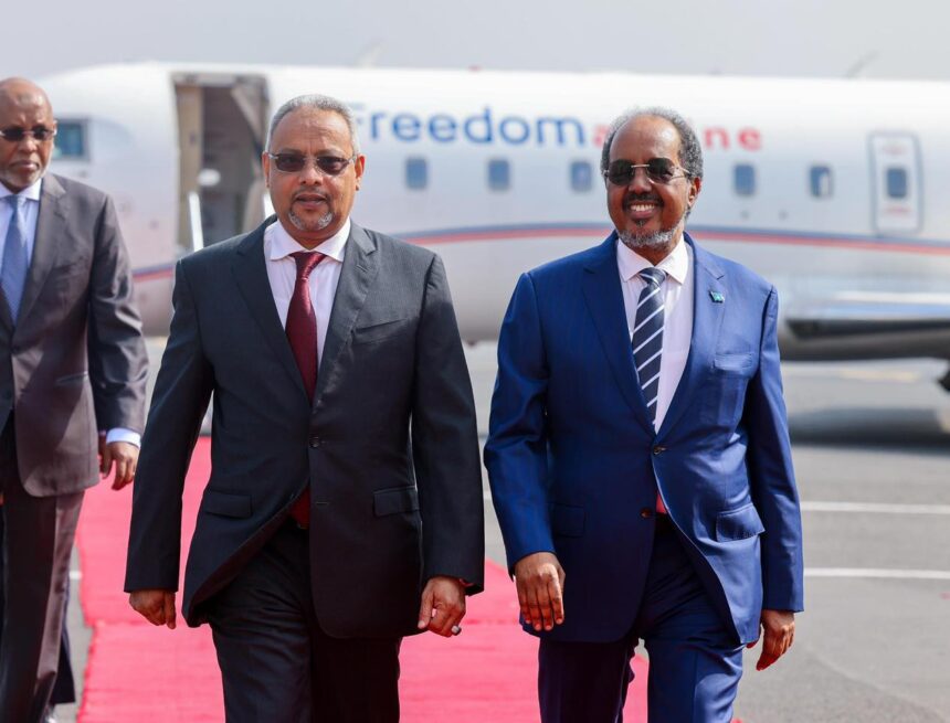 Madaxweyne Xasan Sheekh oo si weyn loogu soo dhoweeyay dalka Jabuuti