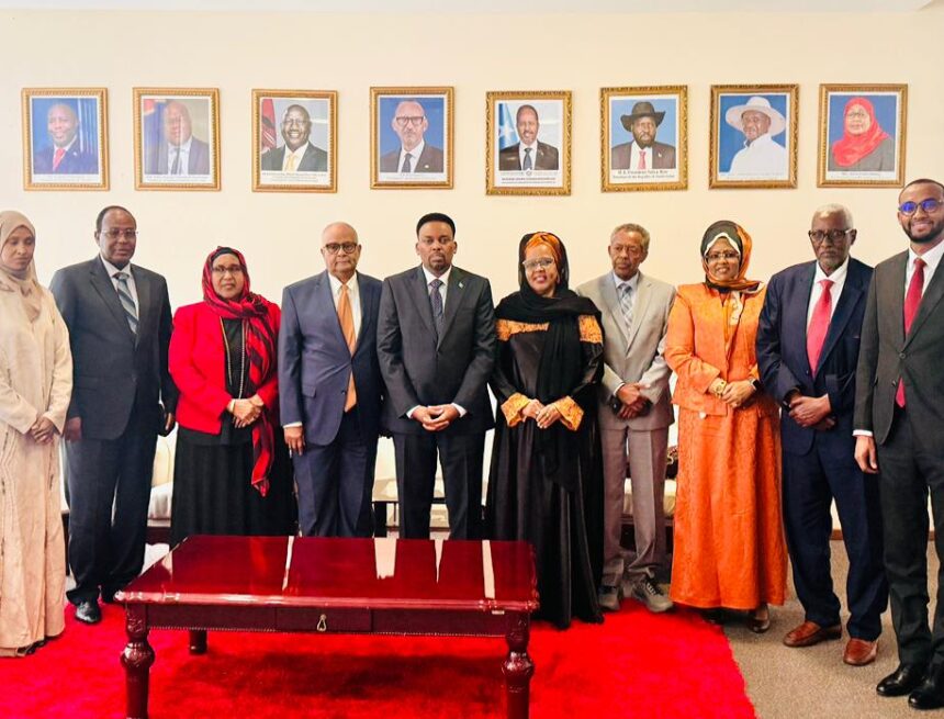 Xildhibaanada Somalia ku matalaya Baarlamaanka Ururka bulshada Bariga Afrika oo la dhaariyay