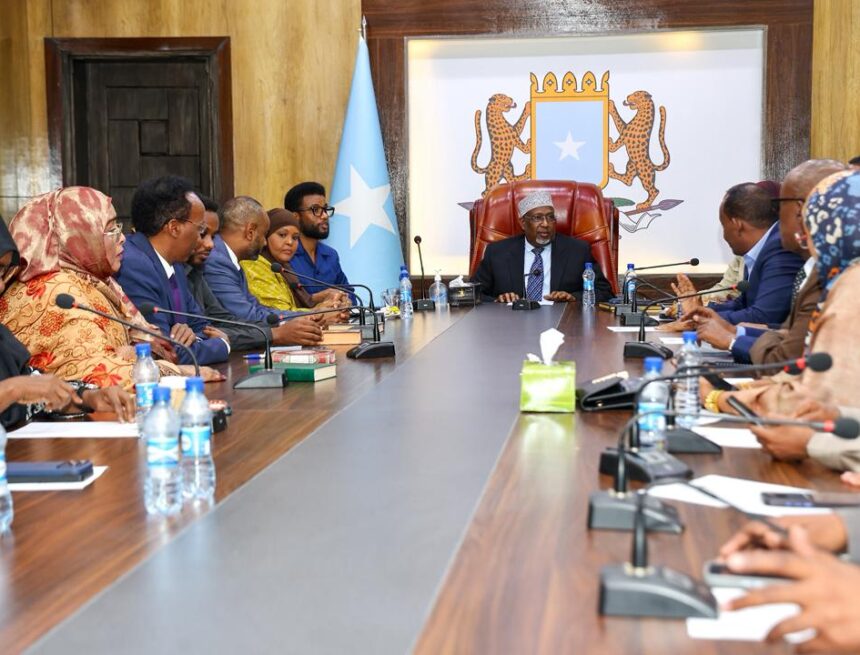 672118934_1499966865503248_3616070552099851141_n Maxaa looga hadlay kulanka guddiga joogtada ee golaha shacabka ?