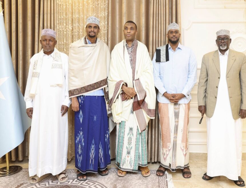 RW Xamsa oo la kulmay Isimada Puntland kuna baaqay xoojinta midnimada dalka