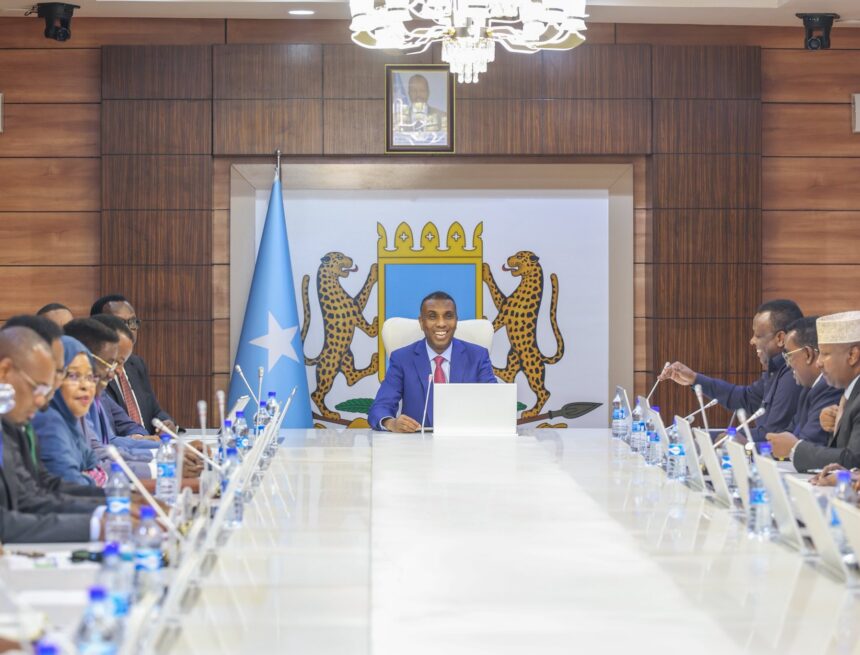 golaha wasiirada Golaha wasiirrada oo xilkii ka qaaday Agaasimaha hay’adda Socdaalka iyo Jinsiyadda Soomaaliya