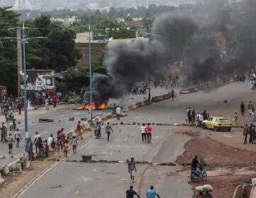 Kooxo hubeysan oo weeraro culus ku qaaday caasimada dalka Mali