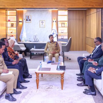 706488955_1006714961863407_4628930043340921536_n Taliyaha Booliska Soomaaliya iyo kulan xasaasi ah la yeeshay guddoomiyaha guddiga madax-banaan ee….