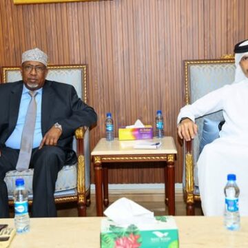 Maxey kawada hadleyn hoggaamiye Aadan Madoobe iyo safiirka Qatar u fadhiya Soomaaiya ?