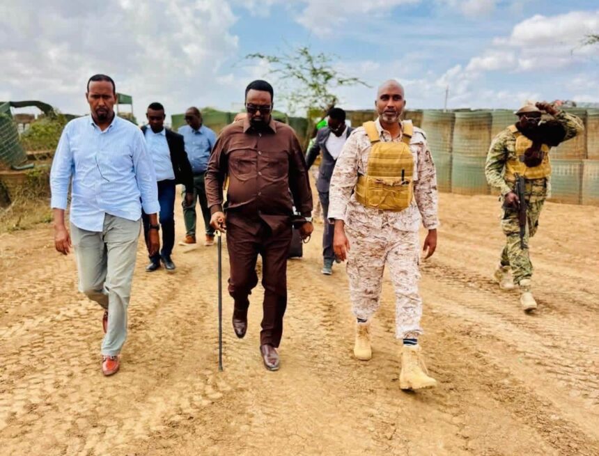 MW ku-xigeenka Hir-shabeelle Dabageed iyo mas’uuliyiin kale oo ku baxay dagaalka ka socda degmada Jalalaqsi