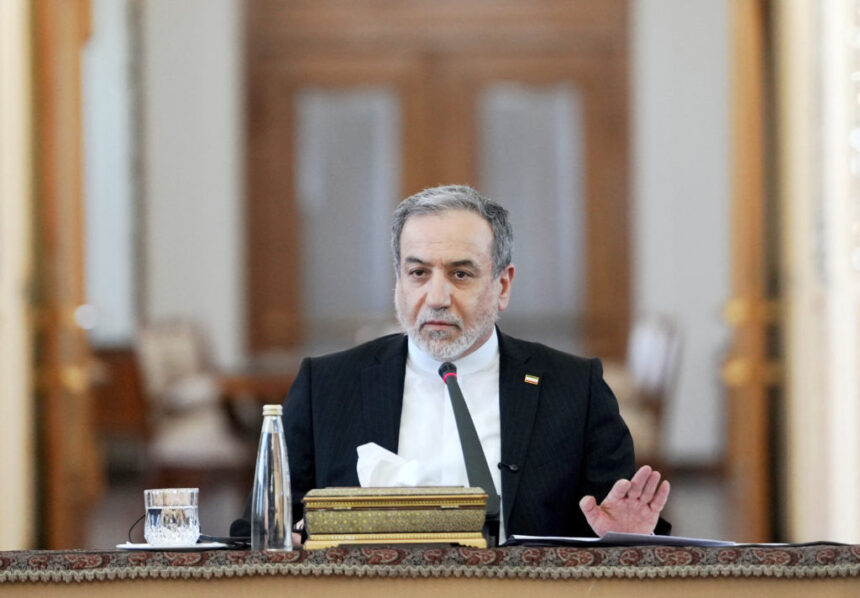 Iran oo sheegtay in aysan hoggaasami doonin heshiiskii ay la gashay Marekanka