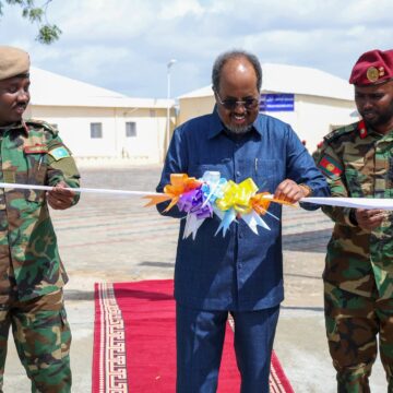 FB_IMG_1783601425916 Madaxweyne Xasan Sheekh oo xariga ka jaray xarun ciidan oo ku taalla gudaha madaxtooyada Qaranka