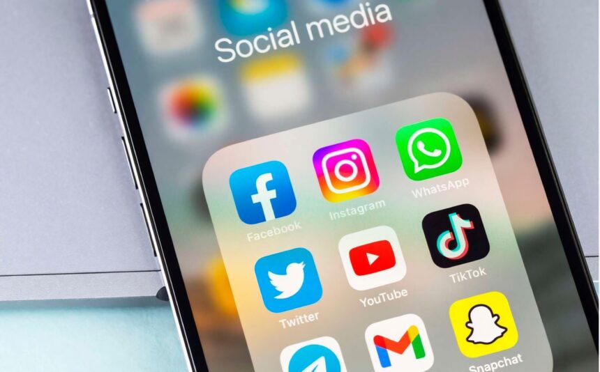 Social media Dowladda Soomaaliya oo dooneysa in dadkeeda lacag ka sameyaan baraha bulshada