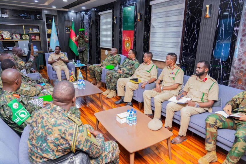 Taliyaha ciidanka xoogga oo la kulmay Taliyeyaasha ciidamada dalalka Kenya, Uganda iyo Itoobiya