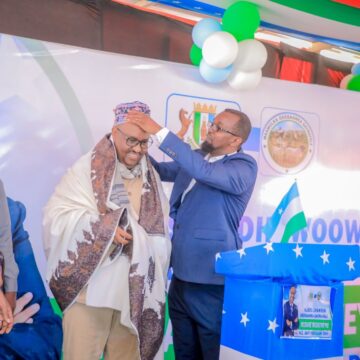Mudug oo Si Diiran u Soo Dhaweeyay Madaxweyne Deni
