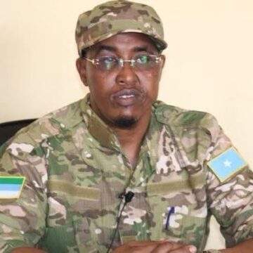 DEG-DEG: Cabdirashiid Janan oo Kenya Ka Dalbaday Xilal iyo Isbeddello Jubbaland ah