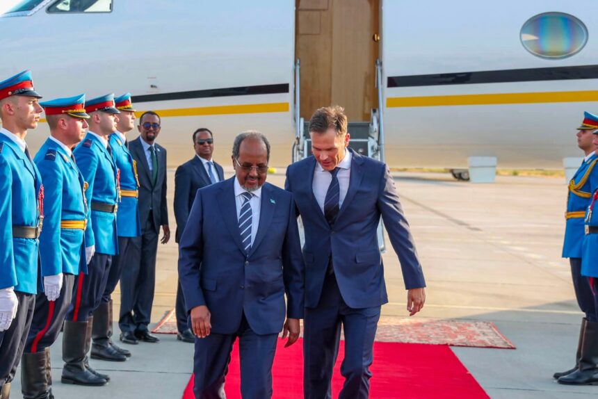 Madaxweyne Xasan Sheekh oo si weyn loogu soo dhaweeyey dalka Serbia