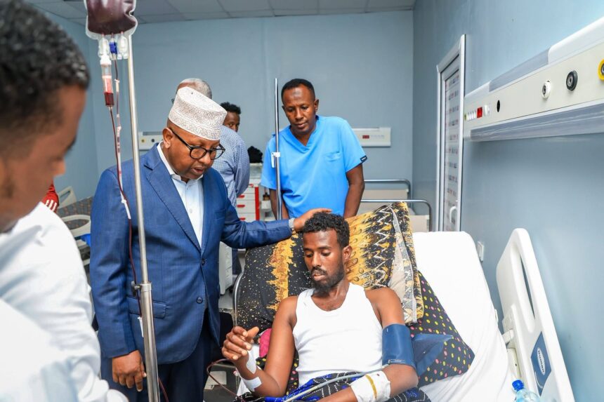 FIQI Fiqi oo Muqdisho Ku Booqday Askarta Ku Dhaawacantay Gaalkacyo