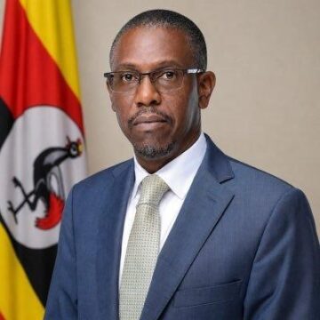 Kiryowa Kiwanuka Wasiirka Difaaca Uganda: Ciidamadeennu Soomaaliya Way Sii Joogayaan