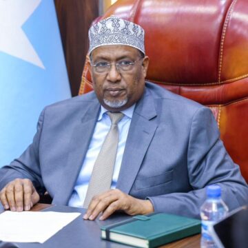 aadan madoobeeq DEG-DEG: Aadan Madoobe oo Baydhabo Gaaray, Digniin Adagna Diray