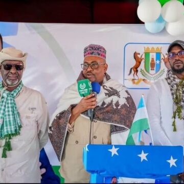 Deni: “Si Adag Ayaan Ula Dagaallamaynaa Burcad-badeedda”